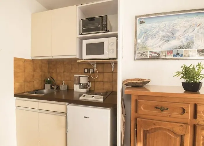 Type 2 Sud Avec Balcon Et Parking Prive - Fr-1-296-261 Lägenhet